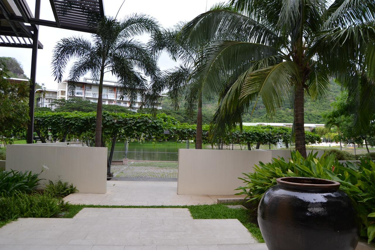 Apartment In Pico De Loro Apartment *